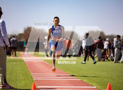 Thumbnail 3 in West Texas Relays photogallery.
