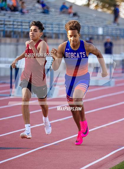 Thumbnail 2 in West Texas Relays photogallery.