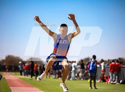 Thumbnail 1 in West Texas Relays photogallery.