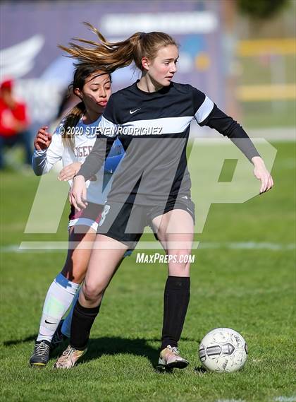 Thumbnail 2 in Millennium vs. Los Banos photogallery.