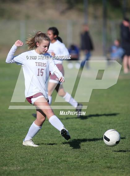 Thumbnail 1 in Millennium vs. Los Banos photogallery.