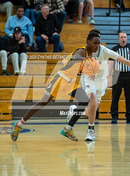 Thumbnail 3 in Valor Christian vs Thomas Jefferson photogallery.