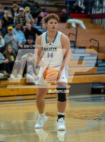 Thumbnail 2 in Valor Christian vs Thomas Jefferson photogallery.