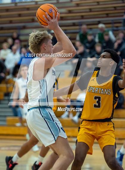Thumbnail 3 in Valor Christian vs Thomas Jefferson photogallery.