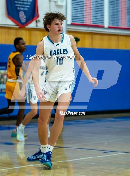 Thumbnail 2 in Valor Christian vs Thomas Jefferson photogallery.