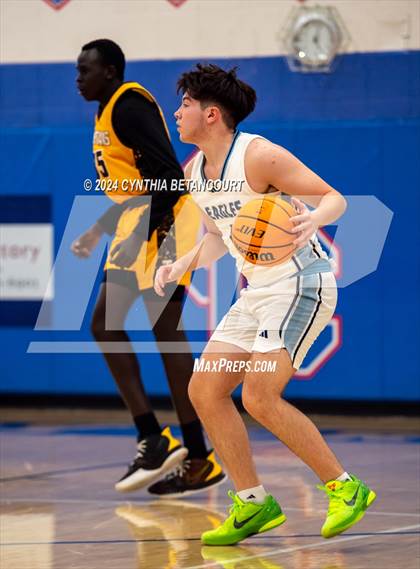 Thumbnail 3 in Valor Christian vs Thomas Jefferson photogallery.