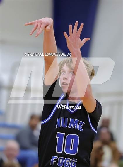 Thumbnail 2 in Hume-Fogg vs. Brentwood Academy photogallery.
