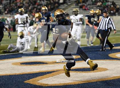 Thumbnail 1 in St. Vincent-St. Mary vs. Archbishop Hoban (OHSAA Division III Region 9 Semifinal) photogallery.