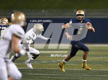 Thumbnail 1 in St. Vincent-St. Mary vs. Archbishop Hoban (OHSAA Division III Region 9 Semifinal) photogallery.