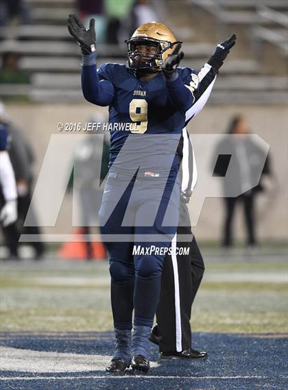 Thumbnail 3 in St. Vincent-St. Mary vs. Archbishop Hoban (OHSAA Division III Region 9 Semifinal) photogallery.