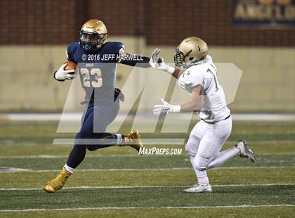 Thumbnail 3 in St. Vincent-St. Mary vs. Archbishop Hoban (OHSAA Division III Region 9 Semifinal) photogallery.