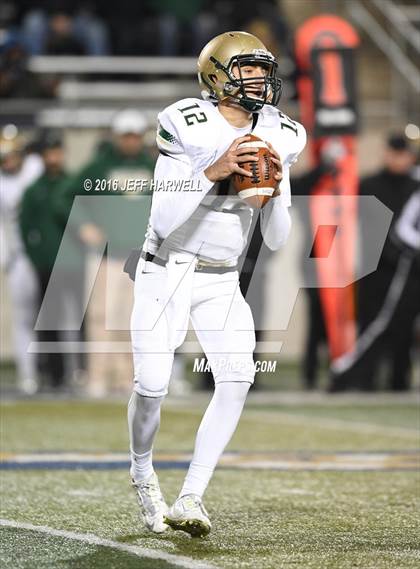 Thumbnail 1 in St. Vincent-St. Mary vs. Archbishop Hoban (OHSAA Division III Region 9 Semifinal) photogallery.
