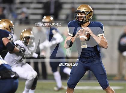 Thumbnail 1 in St. Vincent-St. Mary vs. Archbishop Hoban (OHSAA Division III Region 9 Semifinal) photogallery.