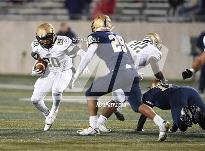 Thumbnail 2 in St. Vincent-St. Mary vs. Archbishop Hoban (OHSAA Division III Region 9 Semifinal) photogallery.