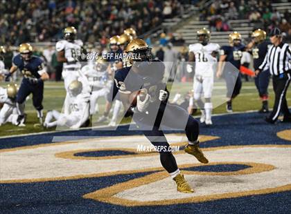 Thumbnail 2 in St. Vincent-St. Mary vs. Archbishop Hoban (OHSAA Division III Region 9 Semifinal) photogallery.