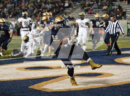 Thumbnail 3 in St. Vincent-St. Mary vs. Archbishop Hoban (OHSAA Division III Region 9 Semifinal) photogallery.