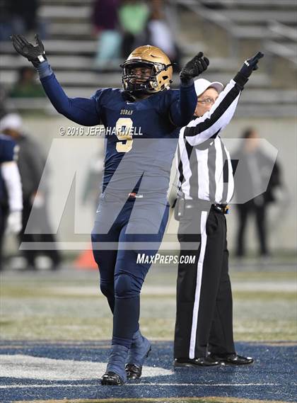 Thumbnail 1 in St. Vincent-St. Mary vs. Archbishop Hoban (OHSAA Division III Region 9 Semifinal) photogallery.
