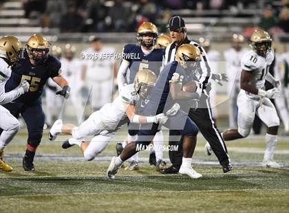 Thumbnail 3 in St. Vincent-St. Mary vs. Archbishop Hoban (OHSAA Division III Region 9 Semifinal) photogallery.