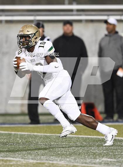 Thumbnail 2 in St. Vincent-St. Mary vs. Archbishop Hoban (OHSAA Division III Region 9 Semifinal) photogallery.