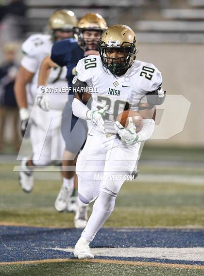 Thumbnail 3 in St. Vincent-St. Mary vs. Archbishop Hoban (OHSAA Division III Region 9 Semifinal) photogallery.
