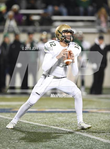 Thumbnail 2 in St. Vincent-St. Mary vs. Archbishop Hoban (OHSAA Division III Region 9 Semifinal) photogallery.