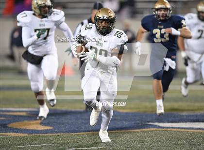 Thumbnail 3 in St. Vincent-St. Mary vs. Archbishop Hoban (OHSAA Division III Region 9 Semifinal) photogallery.