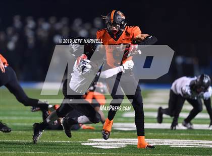 Thumbnail 3 in Washington vs. Perry (OHSAA D2 Regional Semifinal) photogallery.