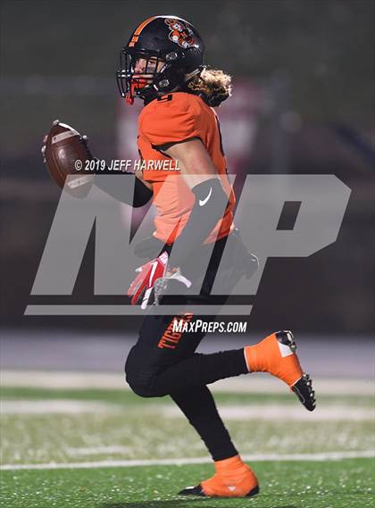 Thumbnail 3 in Washington vs. Perry (OHSAA D2 Regional Semifinal) photogallery.