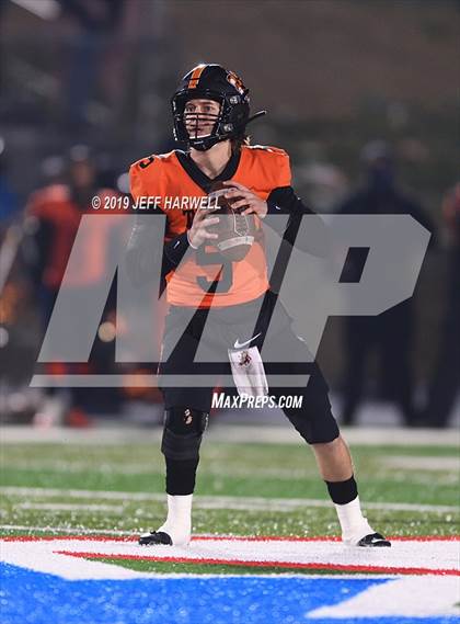 Thumbnail 2 in Washington vs. Perry (OHSAA D2 Regional Semifinal) photogallery.