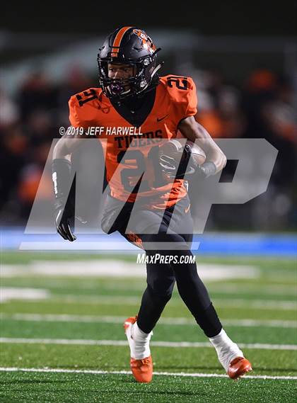 Thumbnail 2 in Washington vs. Perry (OHSAA D2 Regional Semifinal) photogallery.