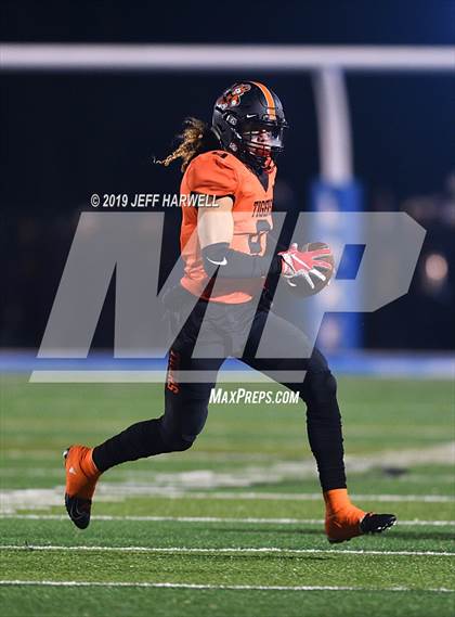 Thumbnail 1 in Washington vs. Perry (OHSAA D2 Regional Semifinal) photogallery.