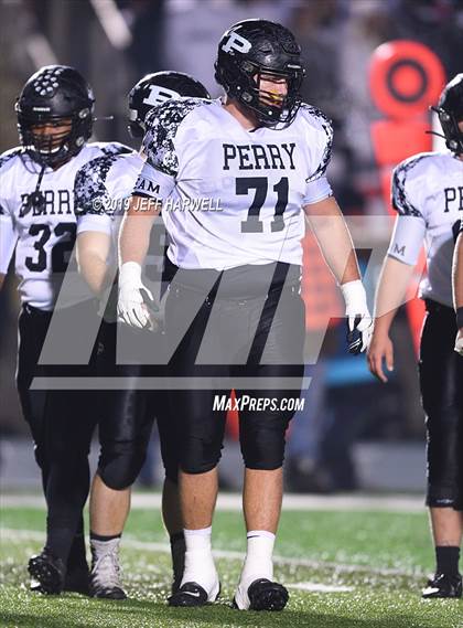 Thumbnail 2 in Washington vs. Perry (OHSAA D2 Regional Semifinal) photogallery.