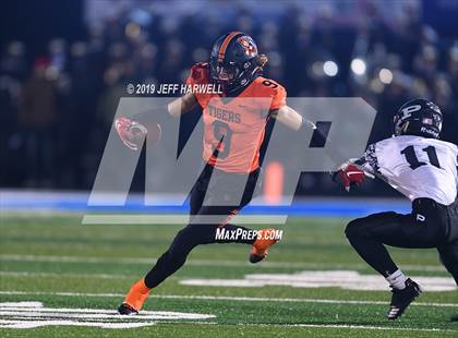 Thumbnail 2 in Washington vs. Perry (OHSAA D2 Regional Semifinal) photogallery.