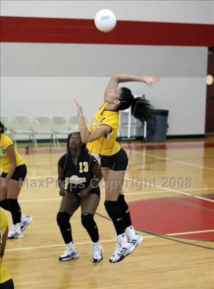Thumbnail 3 in Warren vs Hastings (Nike Volleyball Classic) photogallery.