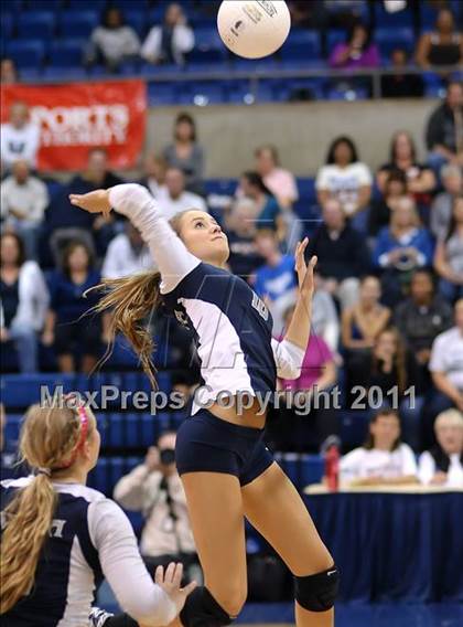 Thumbnail 2 in Vista del Lago vs. Christian Brothers (CIF SJS D3 Final) photogallery.