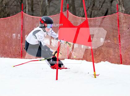 Thumbnail 1 in NYSPHSAA Section V Class A & B Giant Slalom Final (Second Run) photogallery.
