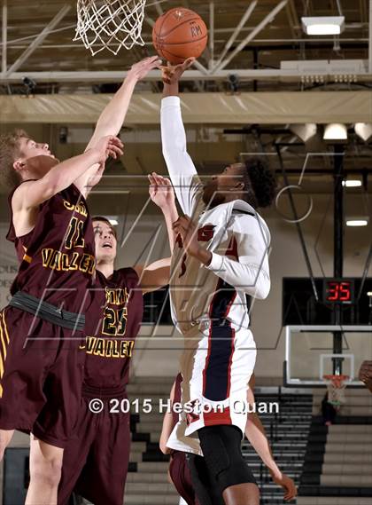 Thumbnail 1 in Simi Valley vs. King (MaxPreps Holiday Classic) photogallery.