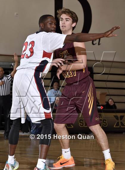 Thumbnail 3 in Simi Valley vs. King (MaxPreps Holiday Classic) photogallery.