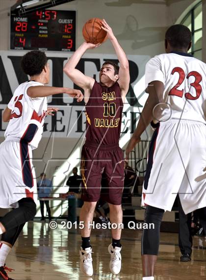 Thumbnail 1 in Simi Valley vs. King (MaxPreps Holiday Classic) photogallery.