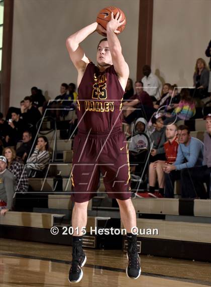 Thumbnail 2 in Simi Valley vs. King (MaxPreps Holiday Classic) photogallery.