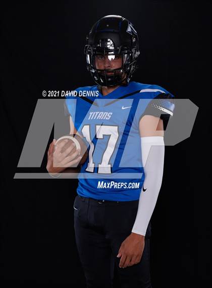 Thumbnail 3 in Frontier Football Seniors photogallery.