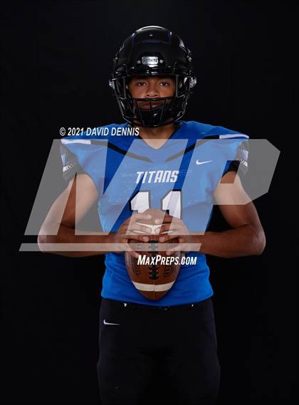 Thumbnail 3 in Frontier Football Seniors photogallery.