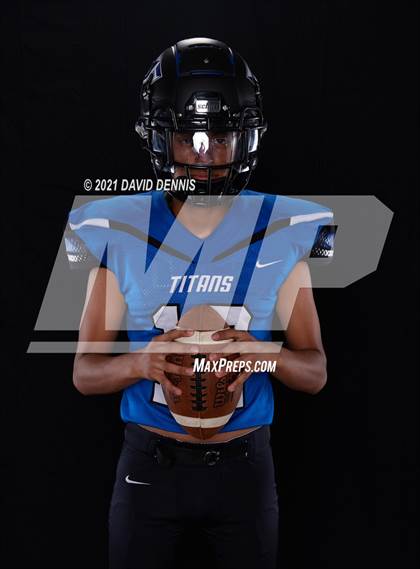 Thumbnail 3 in Frontier Football Seniors photogallery.