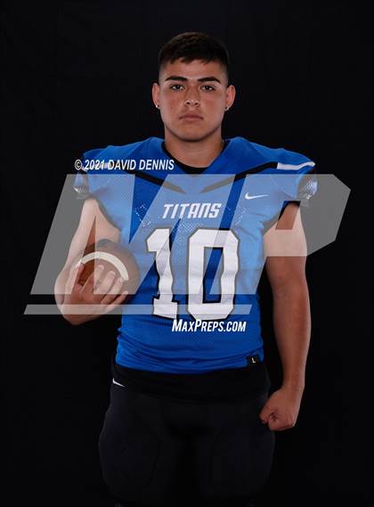 Thumbnail 1 in Frontier Football Seniors photogallery.