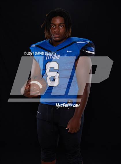 Thumbnail 2 in Frontier Football Seniors photogallery.