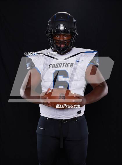 Thumbnail 3 in Frontier Football Seniors photogallery.