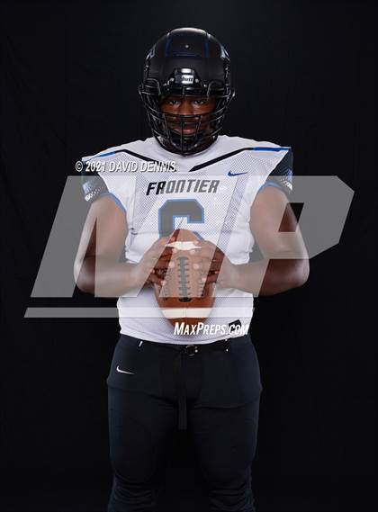 Thumbnail 2 in Frontier Football Seniors photogallery.