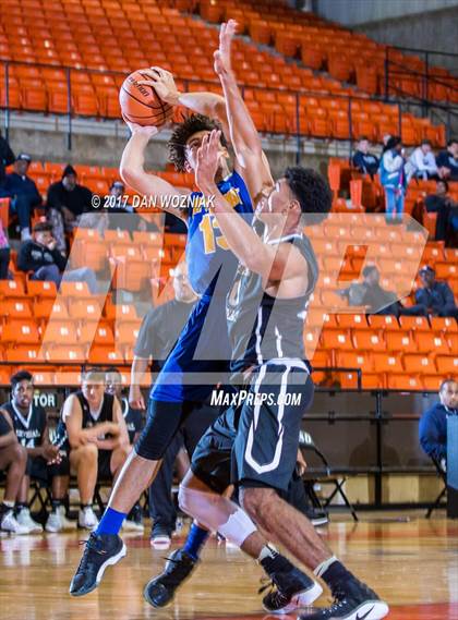 Thumbnail 2 in Tennessee Preparatory Academy vs. Universal Academy (DFW Challenge) photogallery.
