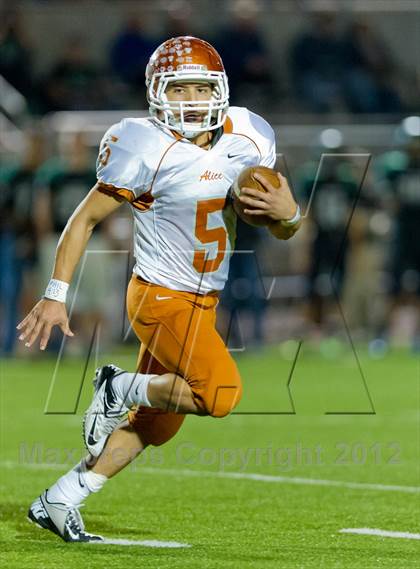 Thumbnail 2 in Alice vs. Cedar Park (UIL 4A Division 2 Regional Playoff) photogallery.