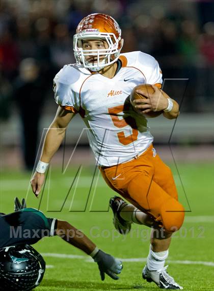 Thumbnail 2 in Alice vs. Cedar Park (UIL 4A Division 2 Regional Playoff) photogallery.